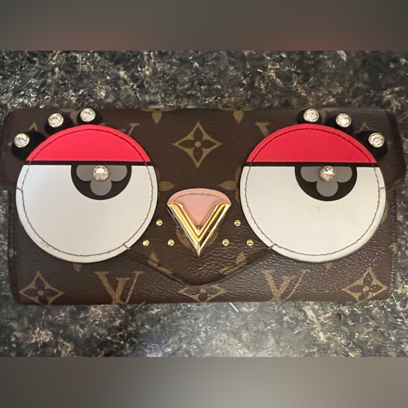 LOUIS VUITTON MONOGRAM SARA OWL WALLET - Picture 13 of 13